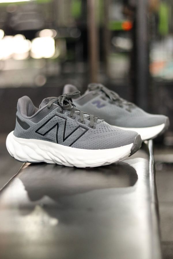 Tênis New Balance 1080 Grafite Premium