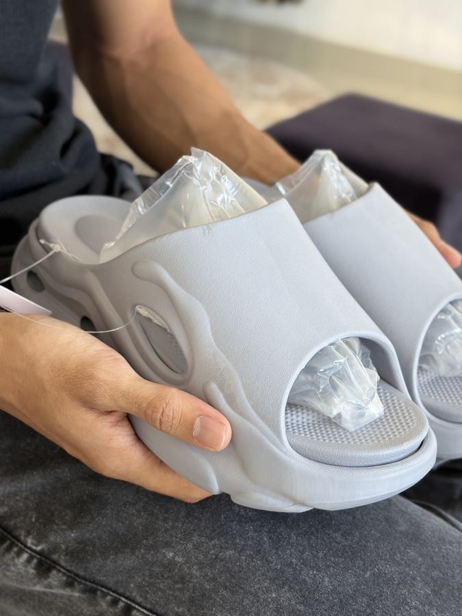 Chinelo Slide cinza
